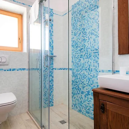 Tovarovica * Primošten