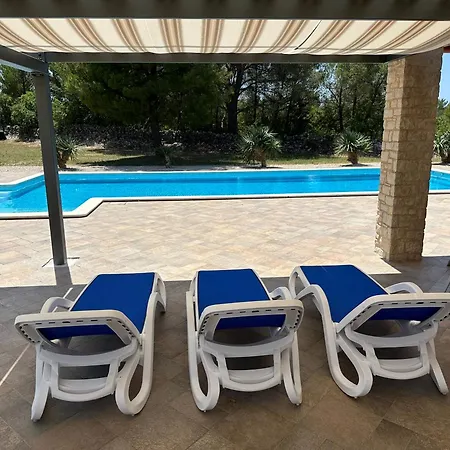 Tovarovica Primošten