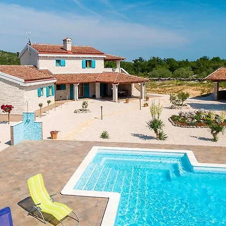 Tovarovica * Primošten