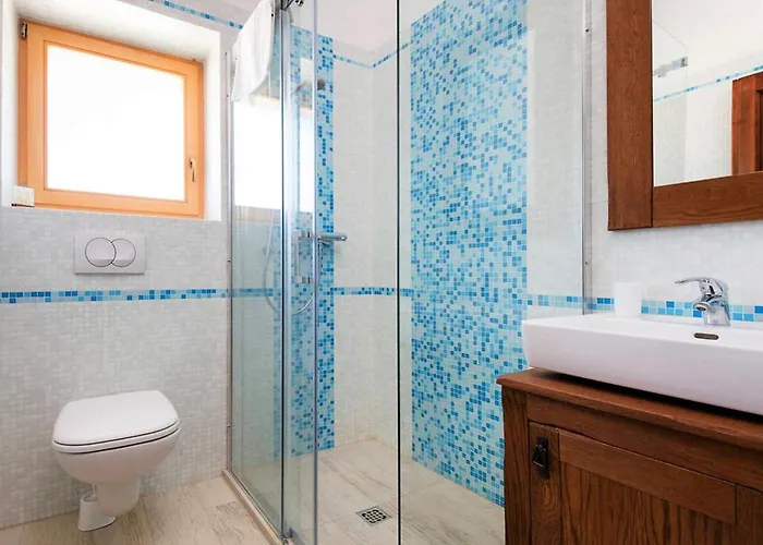 Tovarovica * Primošten